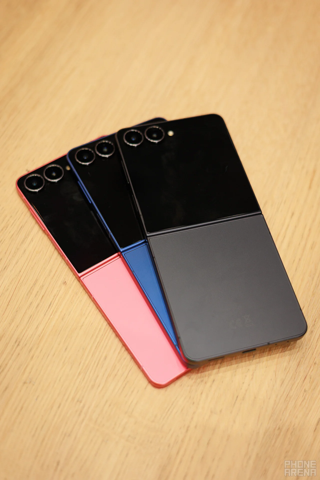 Samsung Galaxy Flip 7: тактические апгрейды без переплат картинка Galaxy Flip 7