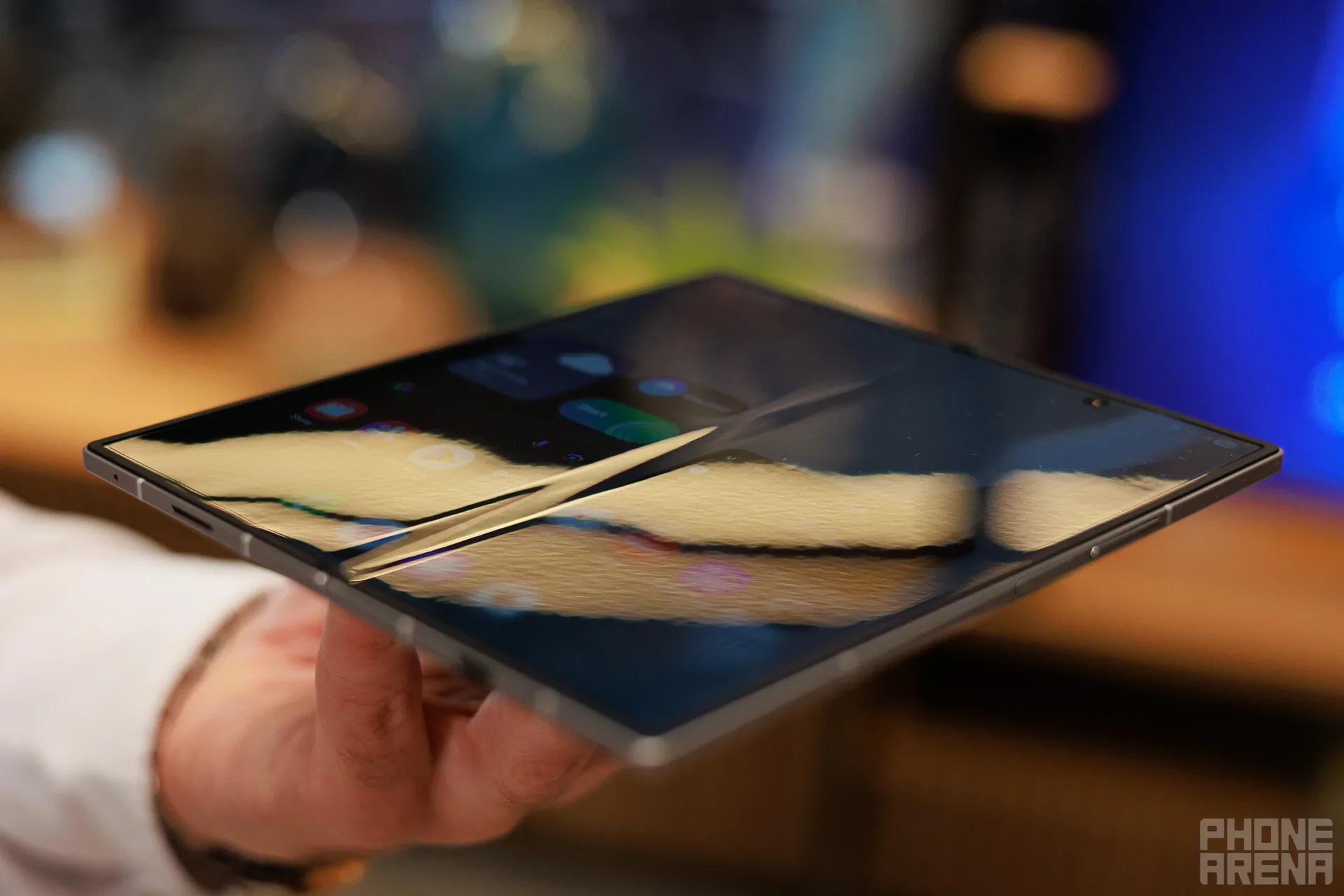 Samsung наконец-то убьёт главный кошмар складных телефонов! картинка Samsung наконец-то убьёт главный кошмар складных телефонов!