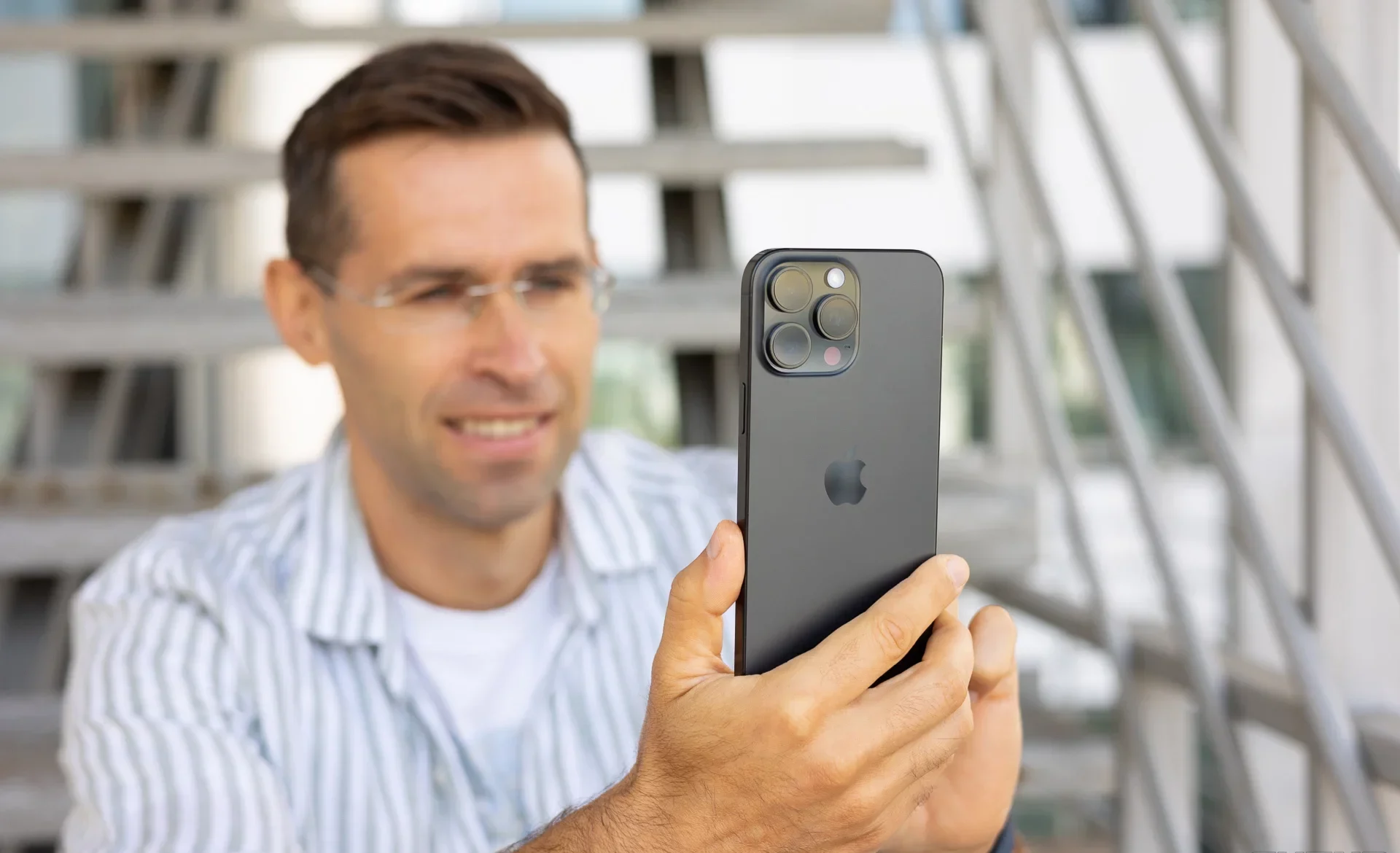 Samsung Galaxy S26: обещанный прирост батареи может разочаровать картинка iPhone 16 Pro Max