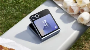 Неожиданный поворот: Samsung спрятала второй экран в Z Flip там, где вы не догадаетесь!