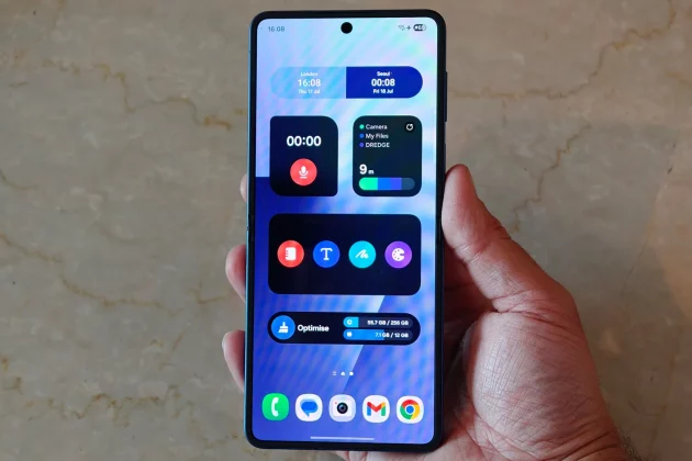 Обзор Galaxy Z Flip 7: две вещи мешают ему стать совершенством фото