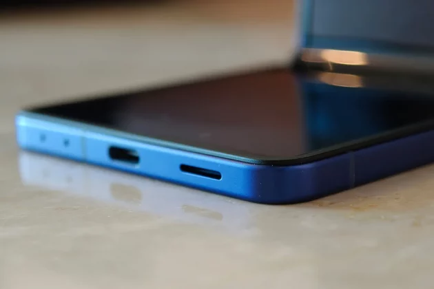 Обзор Galaxy Z Flip 7: две вещи мешают ему стать совершенством фото