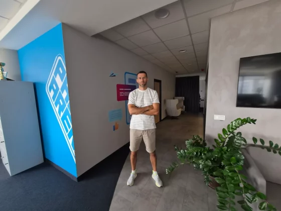 Обзор Galaxy Z Flip 7: почти идеальный флип, но есть маленький нюанс фото