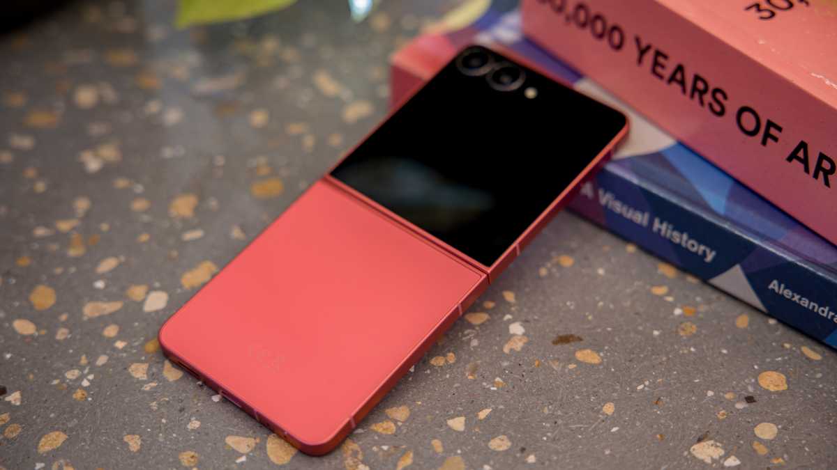 Дневник Samsung Galaxy Z Flip 7: мои первые 48 часов с новым складным телефоном