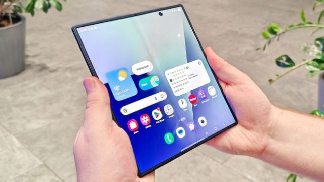 Galaxy Z Fold 7 против Honor Magic V5