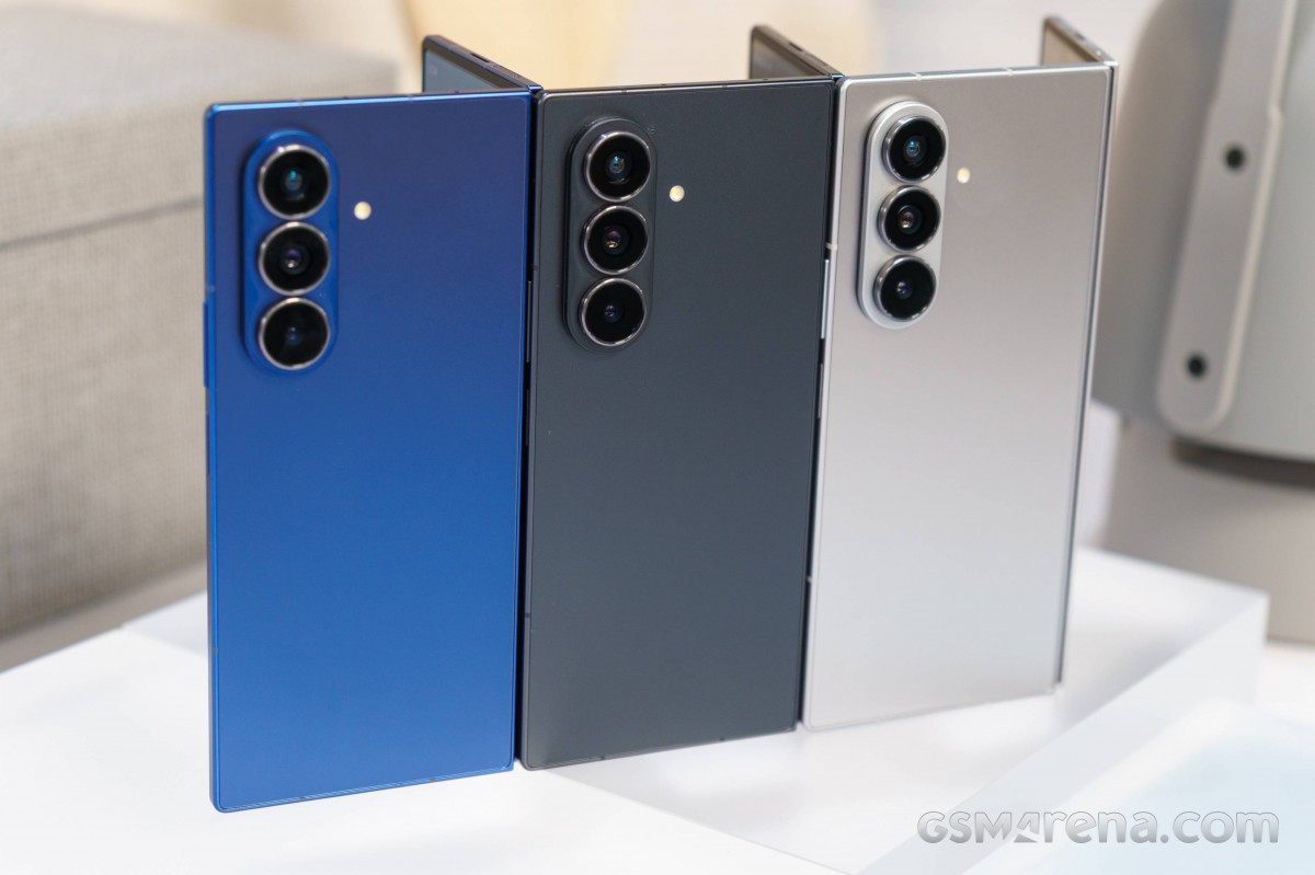 400054Почему у Samsung Galaxy Z Fold7 не такая большая батарея