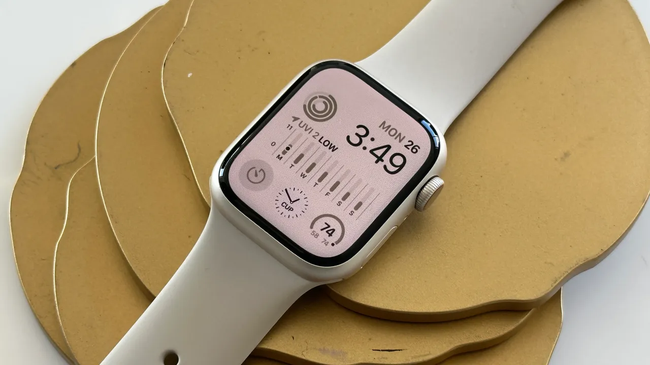 Google Pixel Watch против Apple Watch Series 8