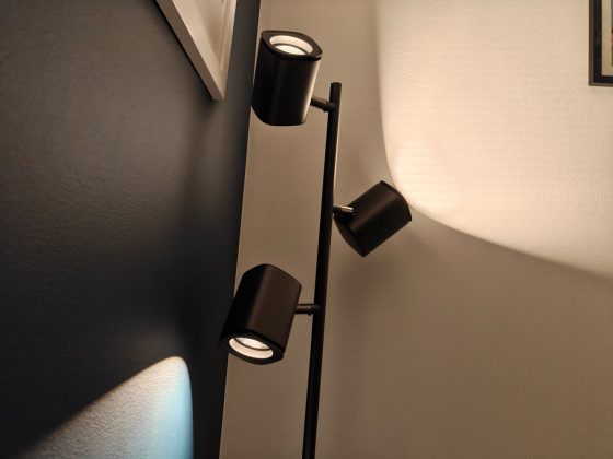 Торшер Govee — это ультрасовременный светильник, который так не хватало в моей гостиной