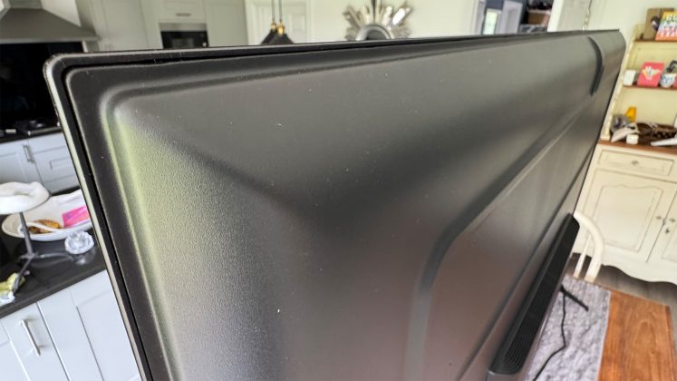 Это не OLED, но это лучший дешёвый 70-дюймовый телевизор из тех, что мы тестировали