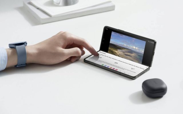 gsmarena_000 Прогноз: Samsung сохранит лидерство в складных смартфонах, но Huawei сильно сократит отрыв