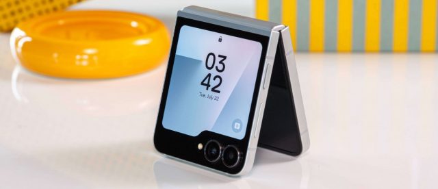 gsmarena_000 Samsung Galaxy Z Flip7 FE на обзоре