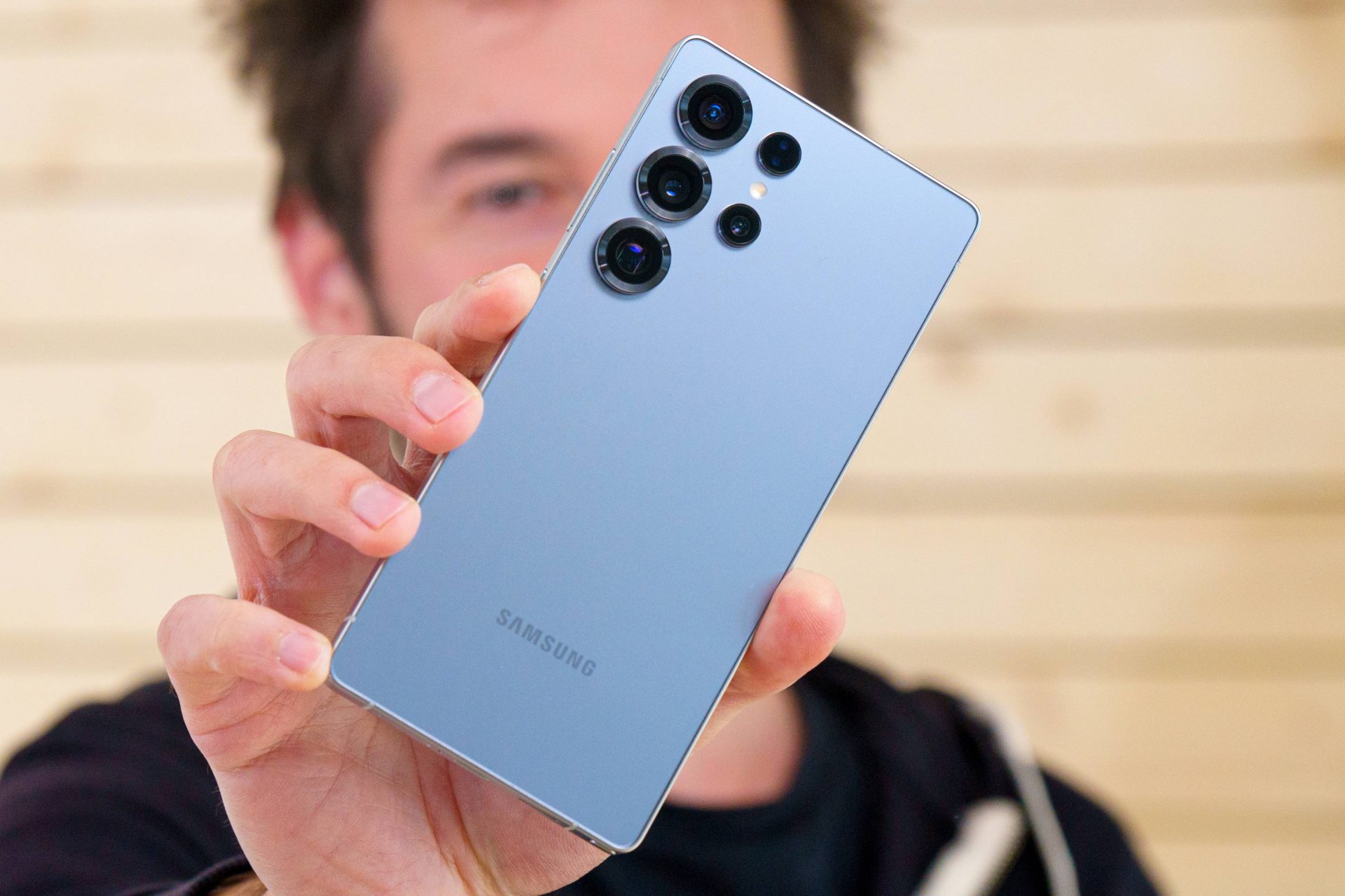 Galaxy S26 Ultra получит мощный аккумулятор с ускоренной зарядкой картинка Galaxy S26 Ultra получит мощный аккумулятор с ускоренной зарядкой