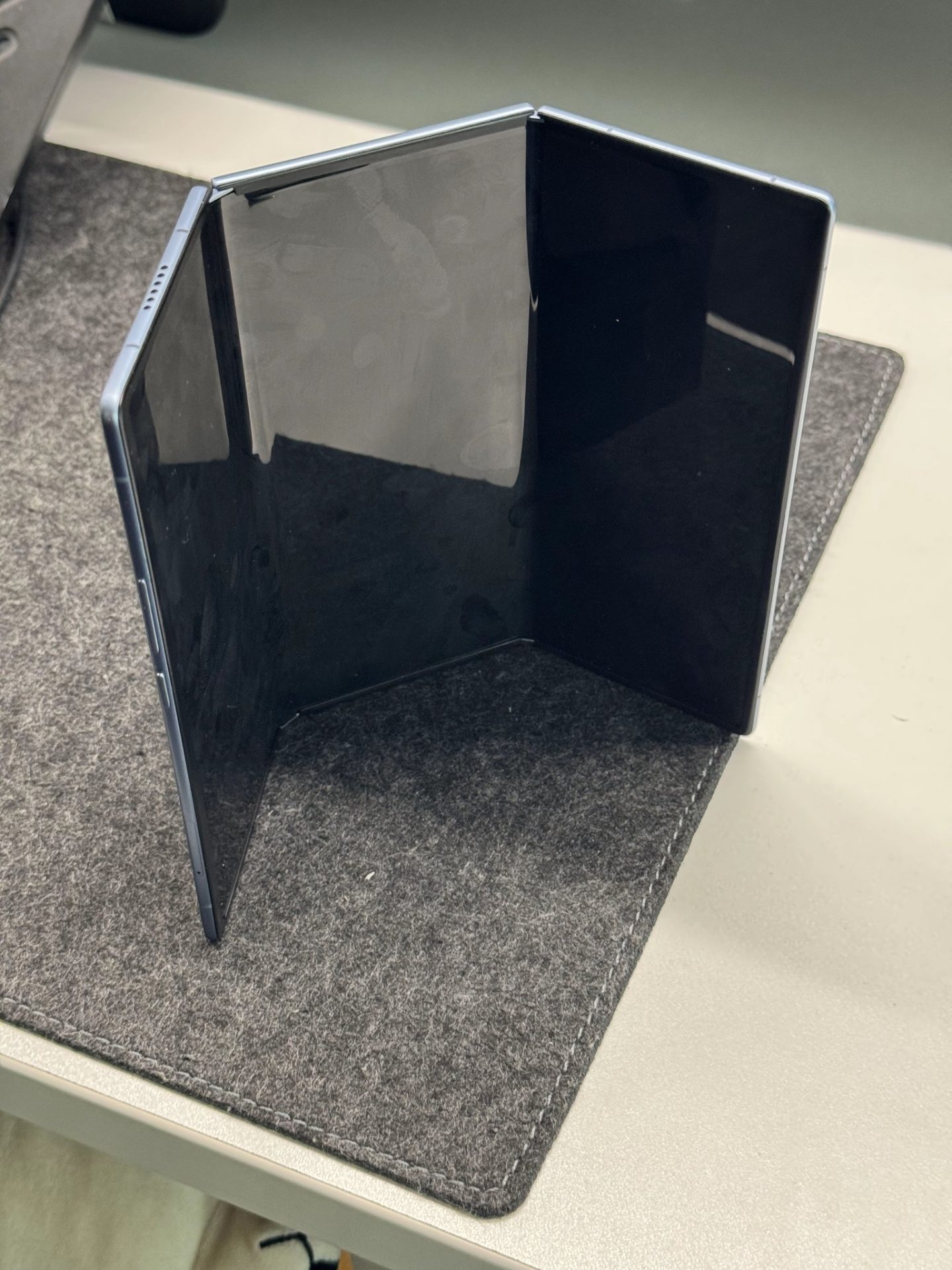 Tecno Phantom Ultimate G Fold: концепт-раскладушка, которая взорвёт рынок