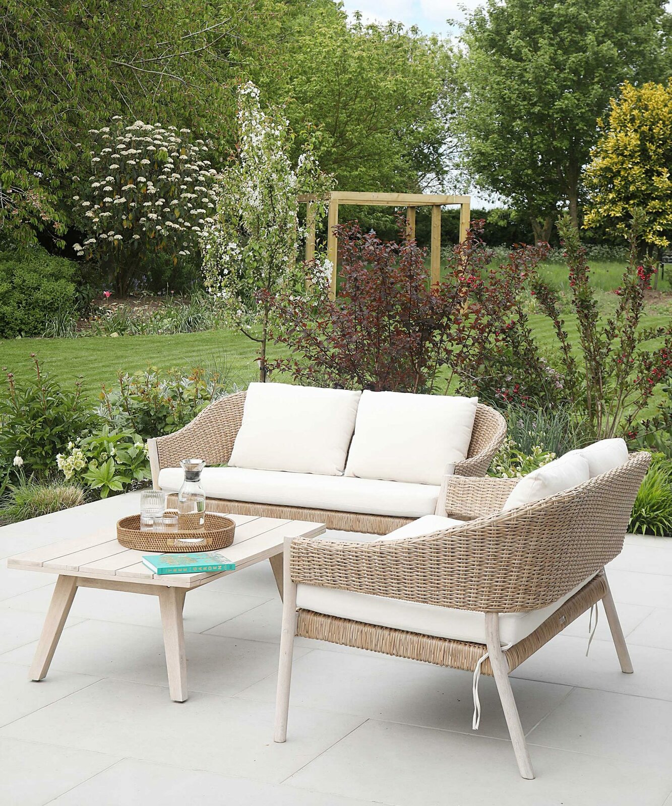 Эти советы и рекомендации от дизайнеров помогут вам визуально увеличить пространство небольшого патио