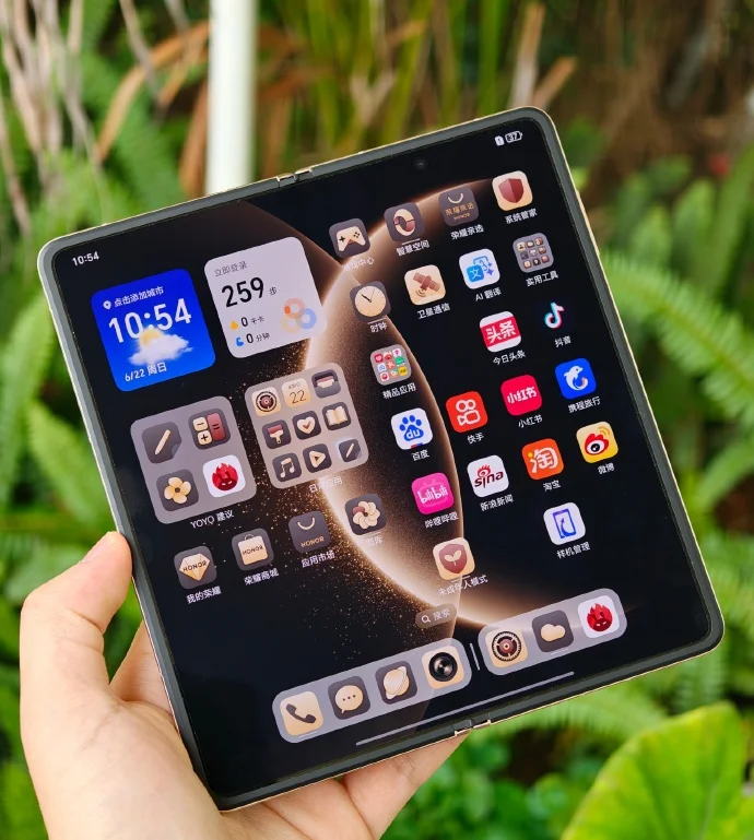 Гонка ёмкостей: кто первым выпустит 9000 мАч аккумулятор? фото