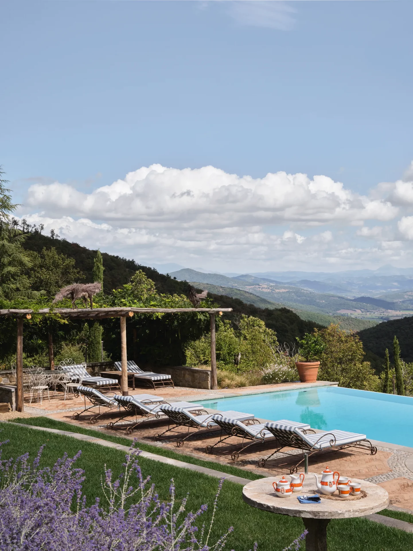 Идеи для пергол в садах любого размера и дизайна