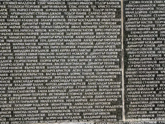 Обзор Huawei Pura 80 Ultra: одной ногой в будущем, другой — в прошлом фото