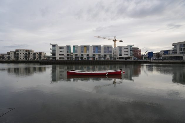 Лучшие объективы для Sony A7C и A7C II фото