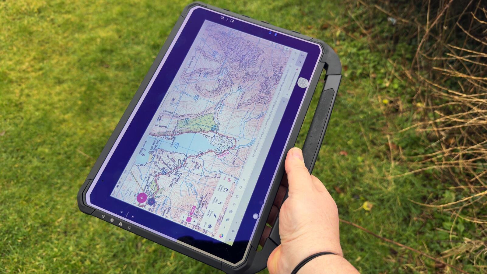 408539Этот планшет на Windows 11 для полевых исследований настолько прочен, насколько это вообще возможно для планшета