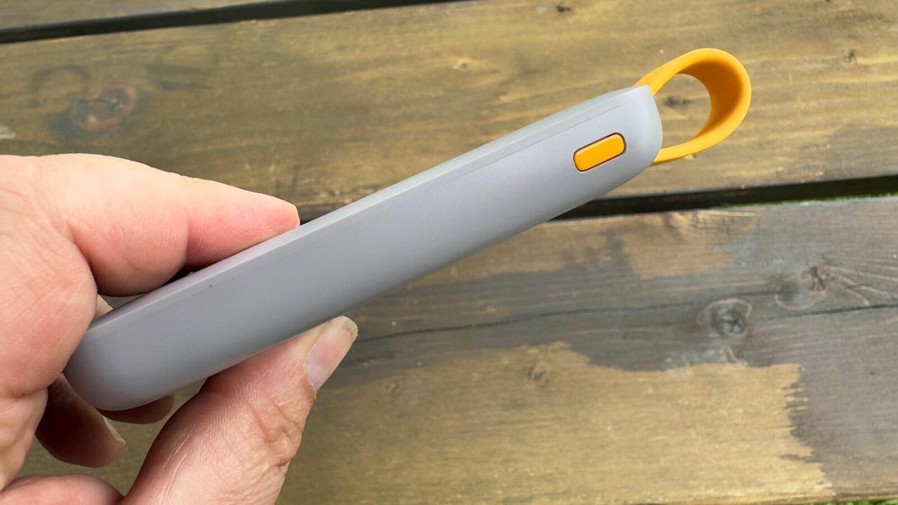 Нужен повербанк, который можно держать в кармане? Я нашел один за 22 доллара (и он мощный)