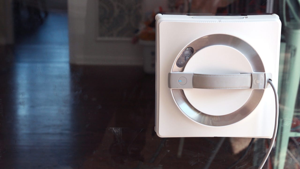 Работает ли робот для мытья окон? Я протестировала одного, чтобы выяснить (и я приятно удивлена)