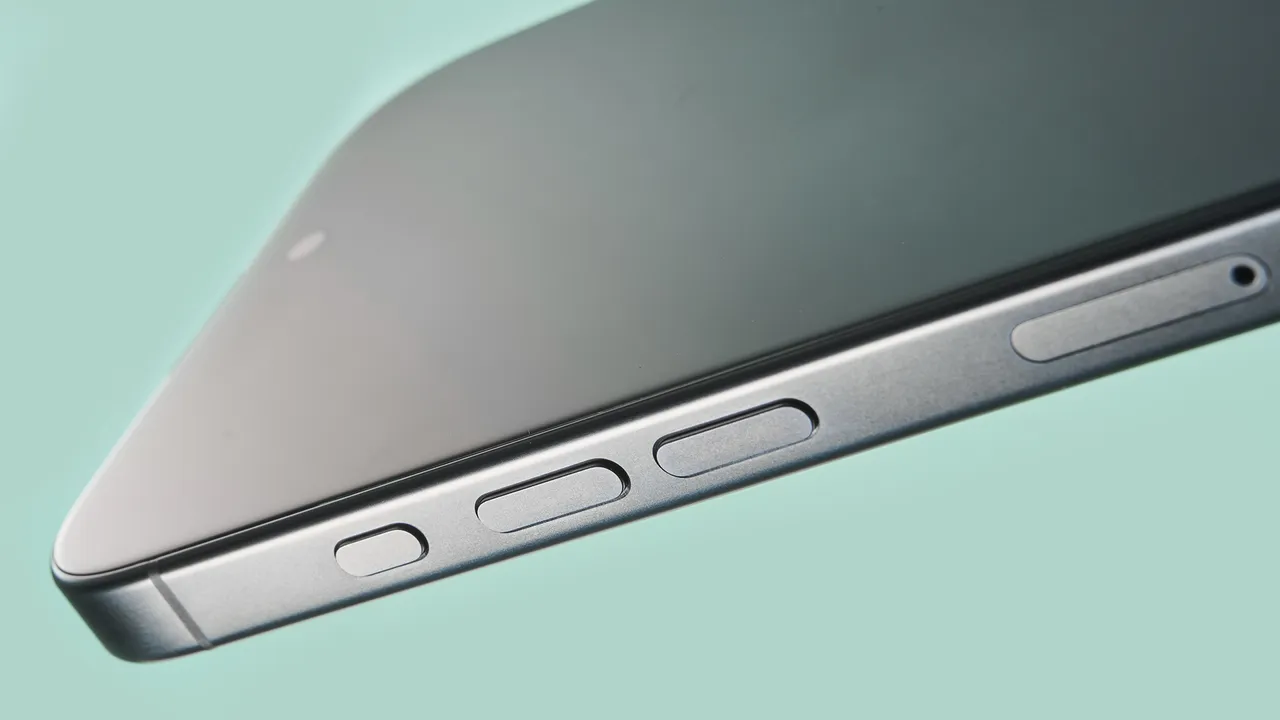 407394Фанаты в ярости: iPhone 17 Pro получит спорный дизайн