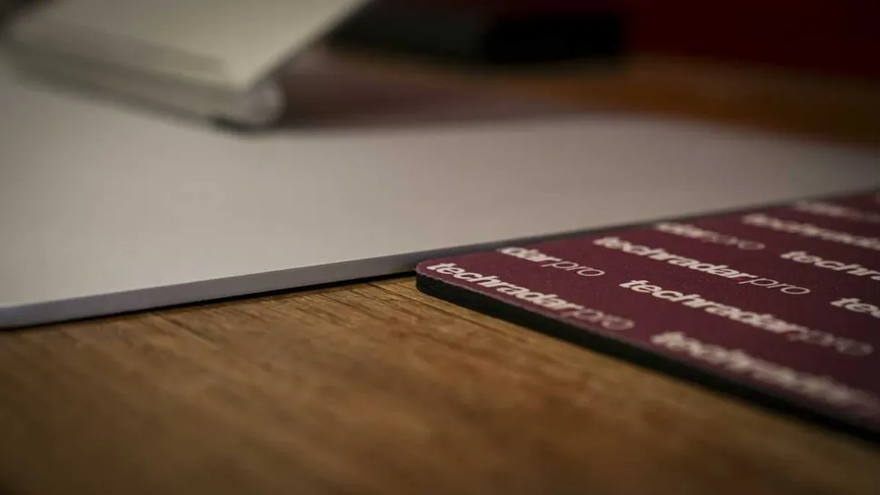 Обзор JGF 27 4K: монитор, который идеально дополняет Mac картинка JGF 27 4K