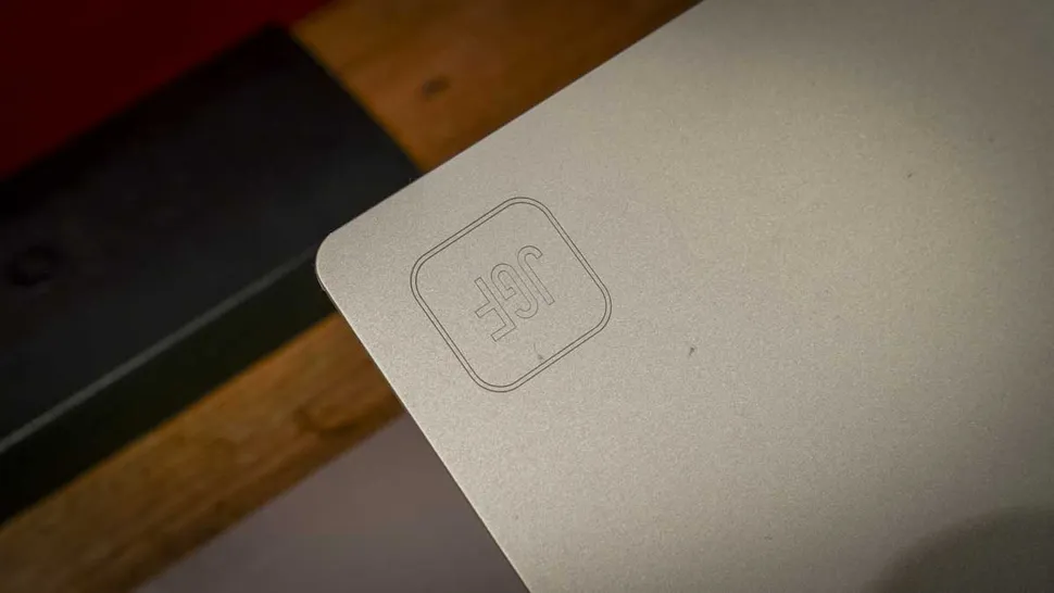 Обзор JGF 27 4K: монитор, который идеально дополняет Mac картинка JGF 27 4K