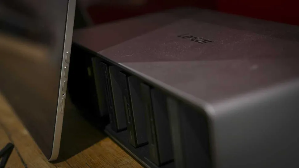 Обзор JGF 27 4K: монитор, который идеально дополняет Mac картинка JGF 27 4K