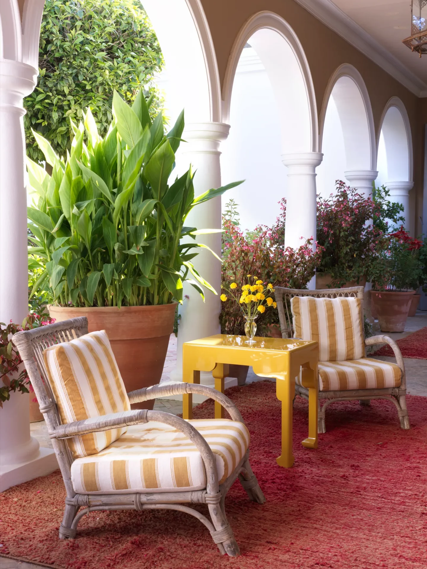 Лакированная мебель как использовать ее в интерьере