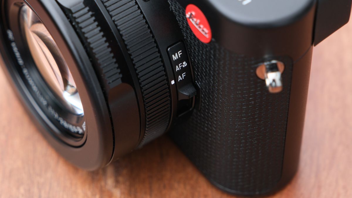 Leica-D-Lux-8