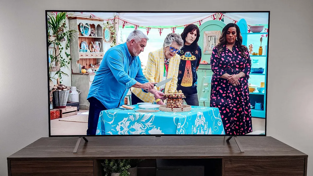 телевизор LG B4