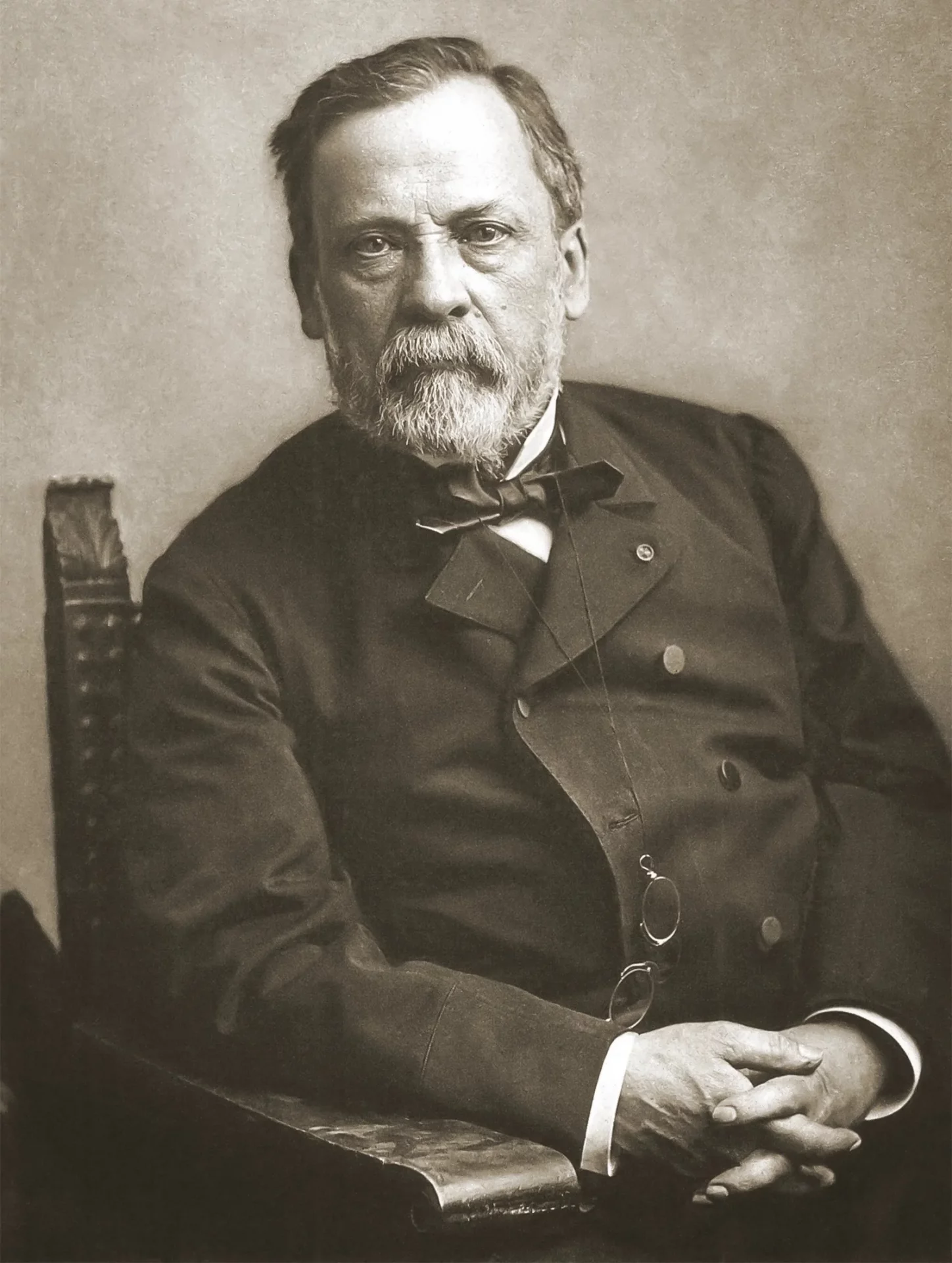 Чем Вселенная и ее зеркальная версия отличаются