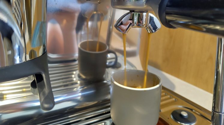 Лучшая кофеварка в 2025 году: топ-9 моделей для дома фото