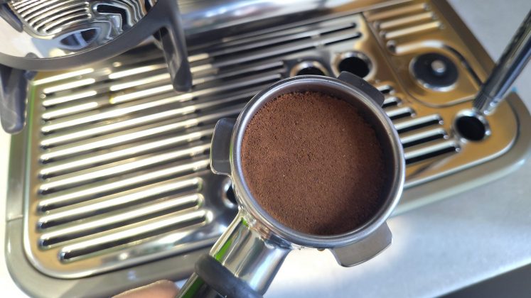 Лучшая кофеварка в 2025 году: топ-9 моделей для дома фото