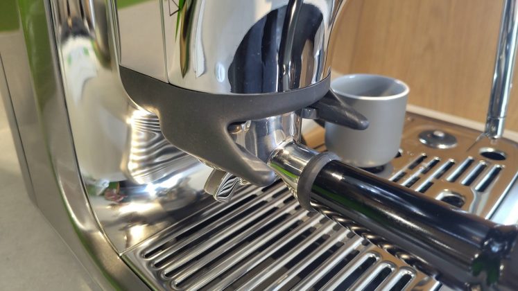 Лучшая кофеварка в 2025 году: топ-9 моделей для дома фото