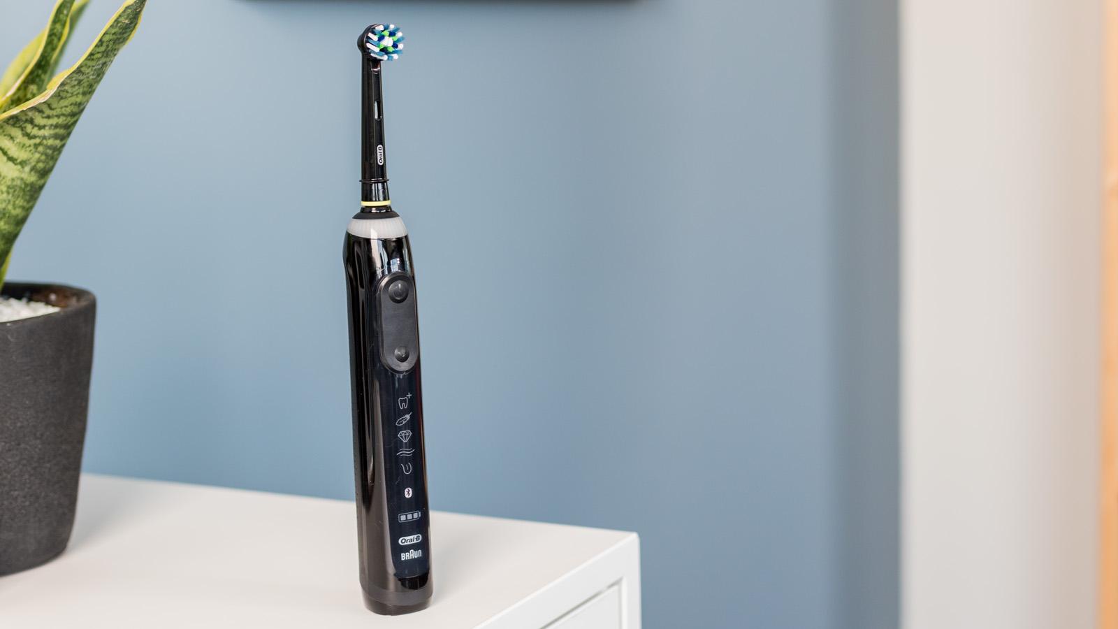 Лучшие электрические щётки Oral-B в 2026 | DGL.RU