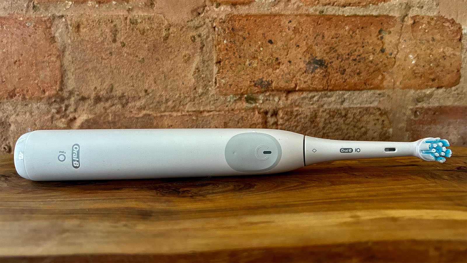 Лучшие электрические щётки Oral-B в 2026 | DGL.RU