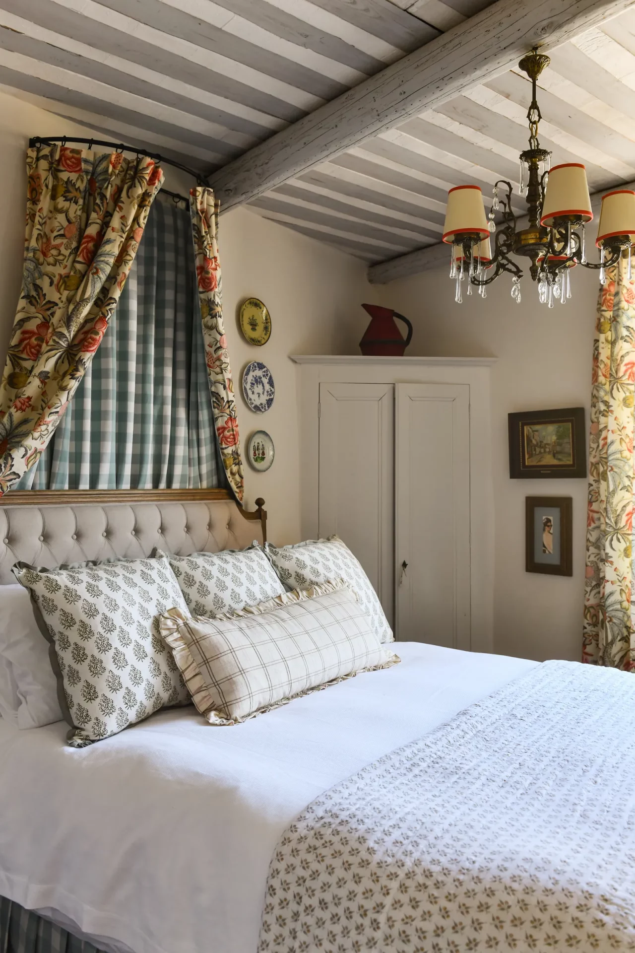 500-летний дом на юге Франции, оформленный в английском стиле