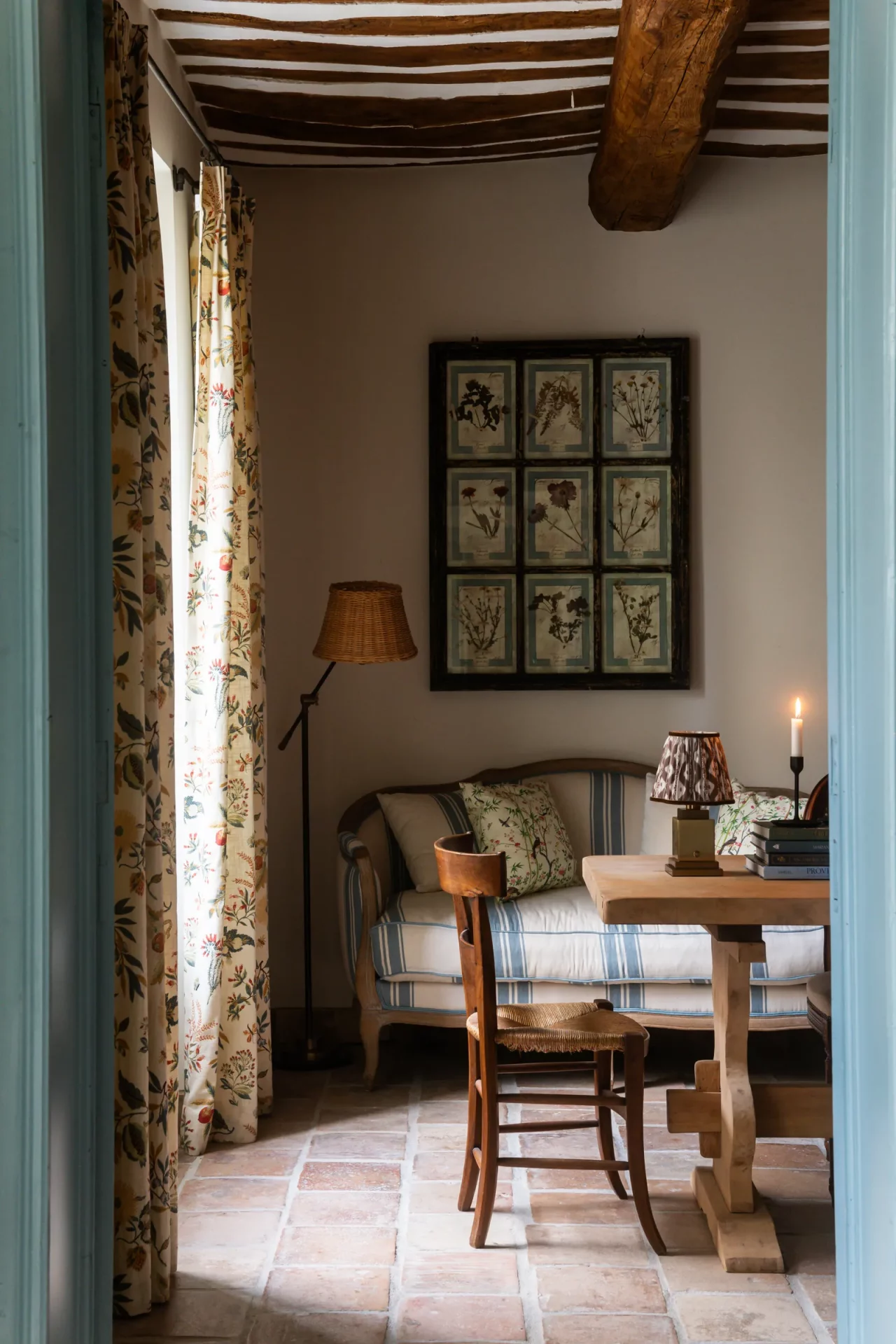 500-летний дом на юге Франции, оформленный в английском стиле