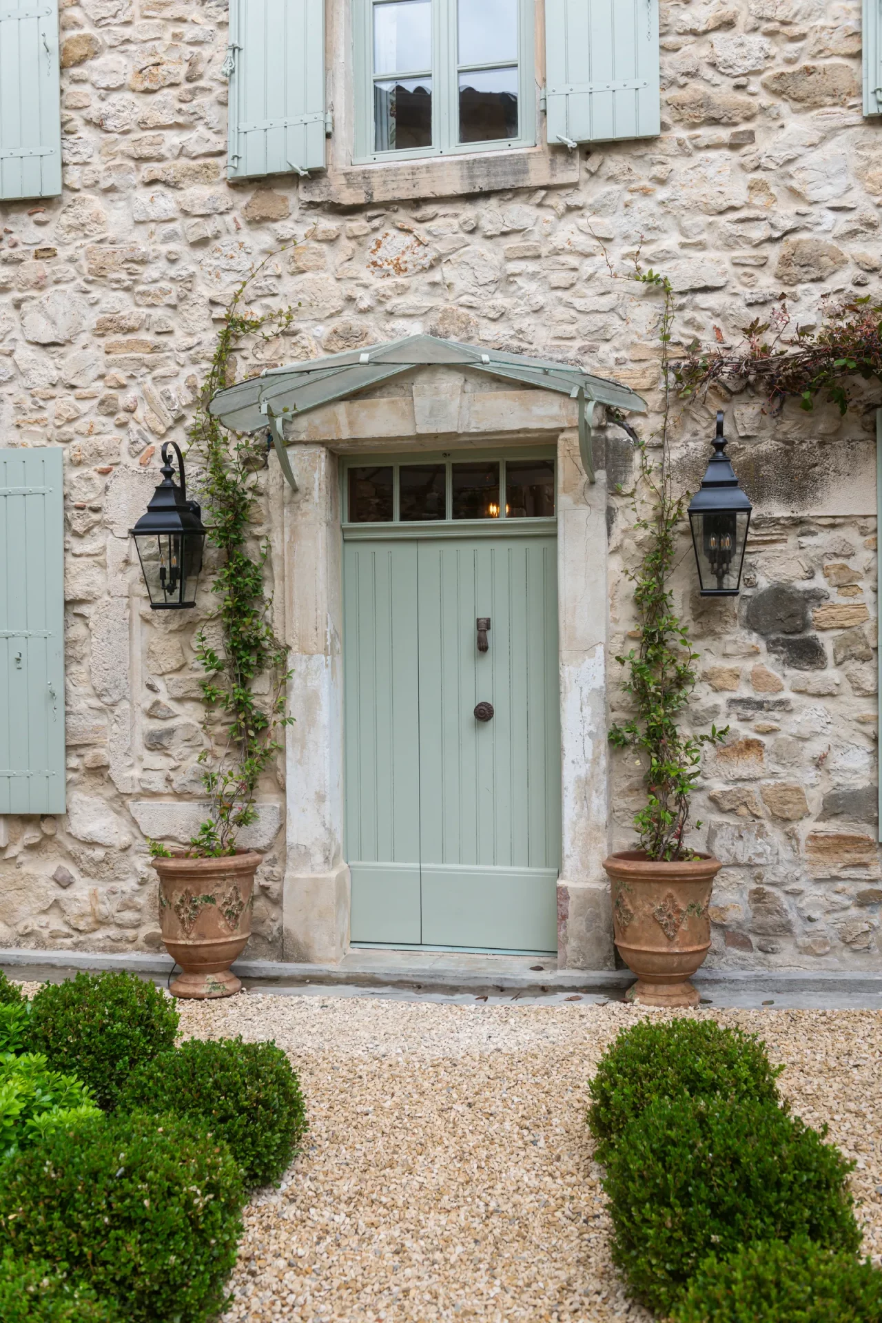 500-летний дом на юге Франции, оформленный в английском стиле