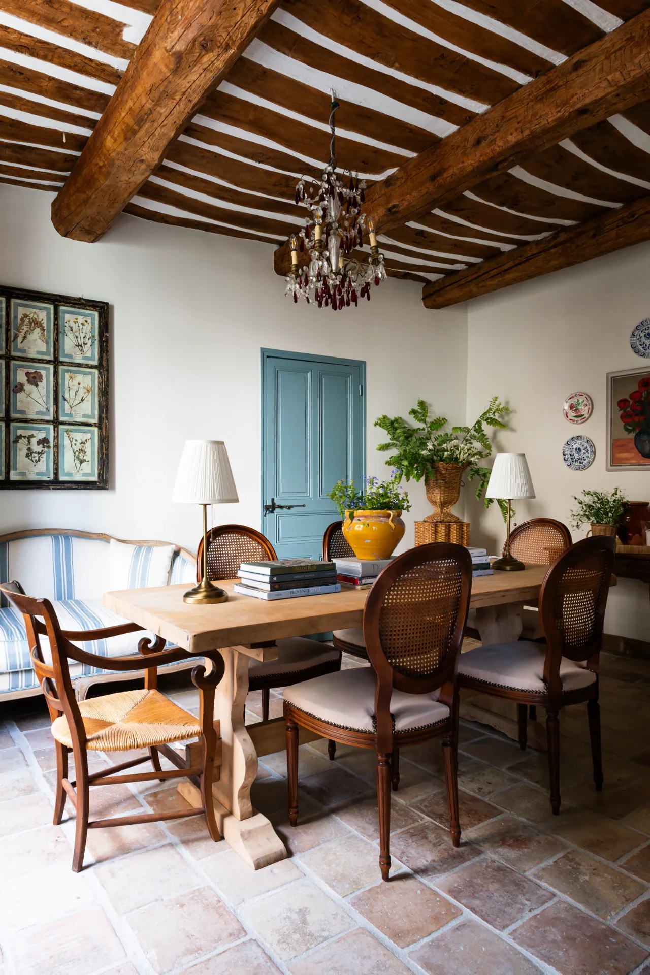 500-летний дом на юге Франции, оформленный в английском стиле