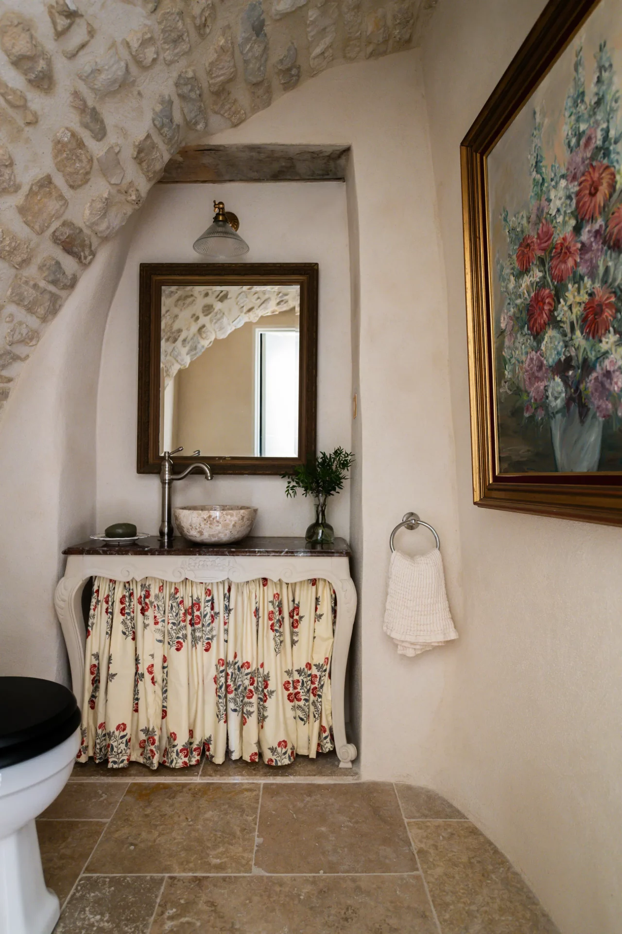 500-летний дом на юге Франции, оформленный в английском стиле