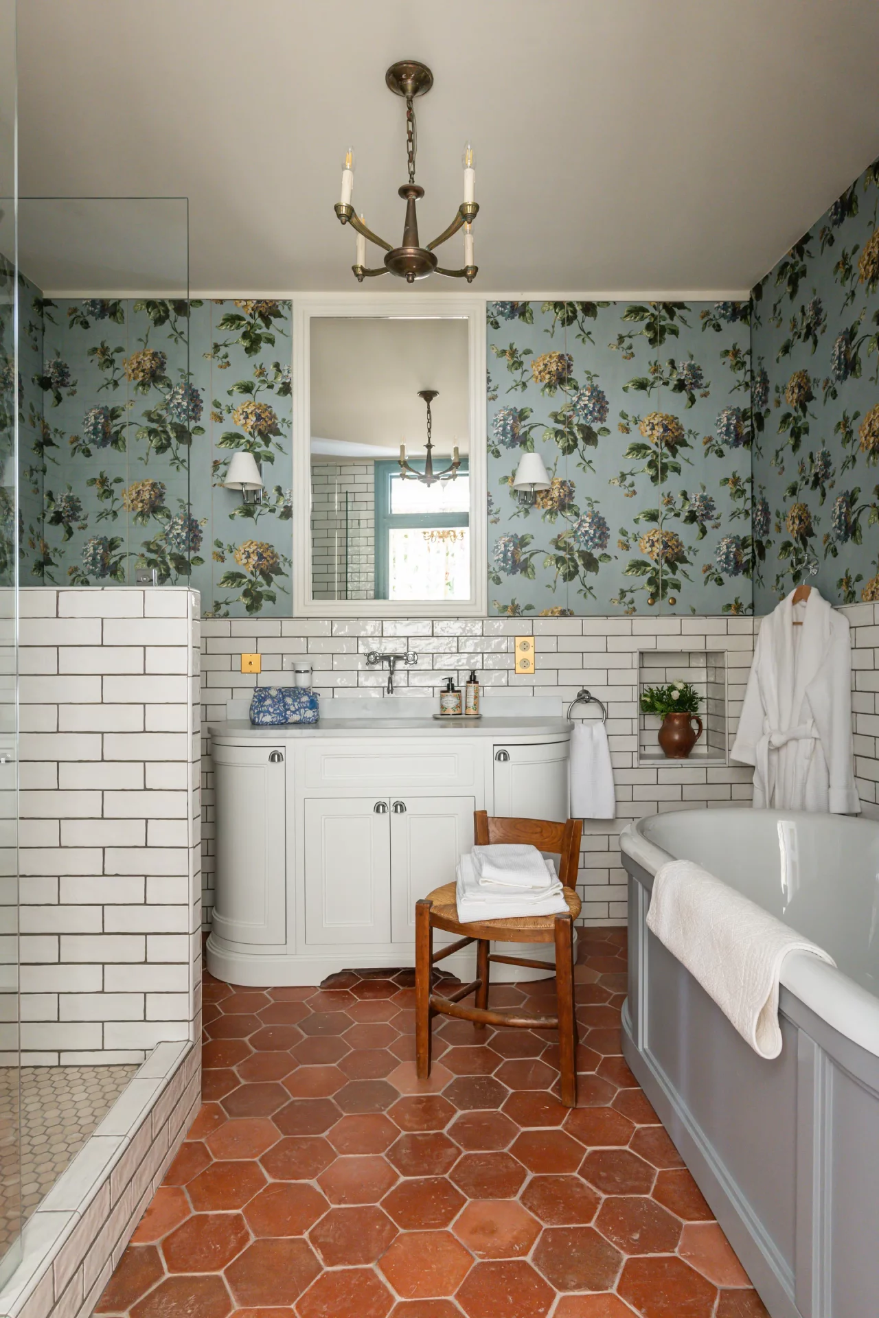 500-летний дом на юге Франции, оформленный в английском стиле