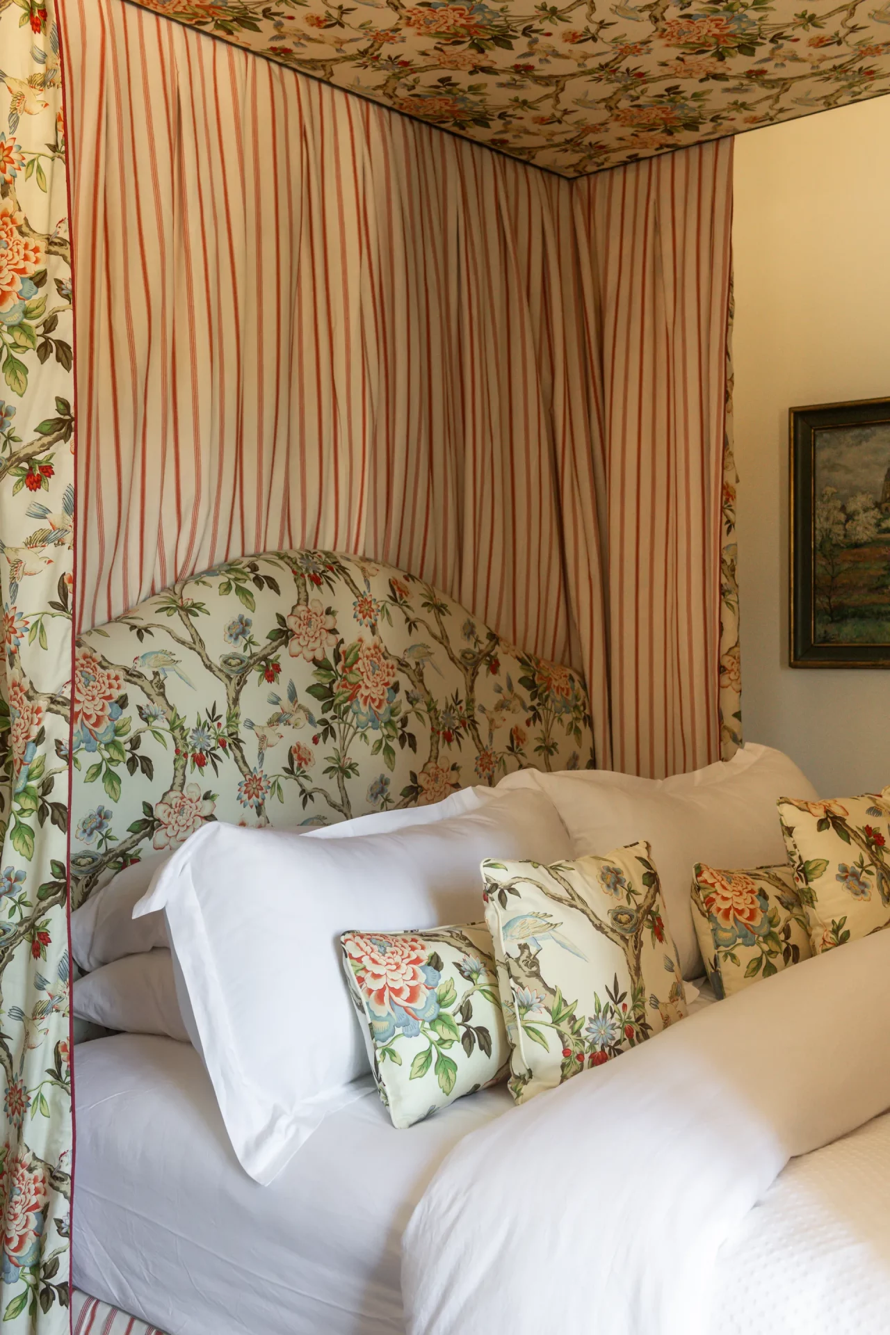 500-летний дом на юге Франции, оформленный в английском стиле