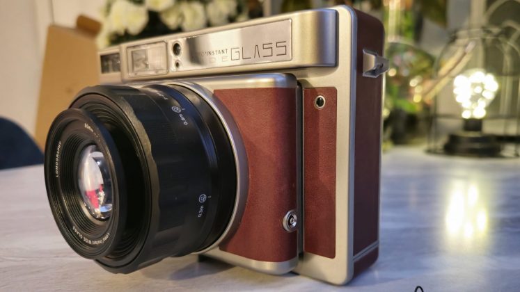 Lomo’Instant Wide Glass