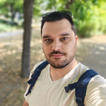 Обзор Motorola Razr Plus (2025): лучший складной телефон, который вы не заметите фото