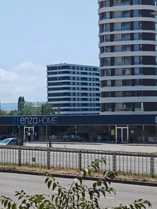 Обзор Motorola Razr Plus (2025): лучший складной телефон, который вы не заметите фото