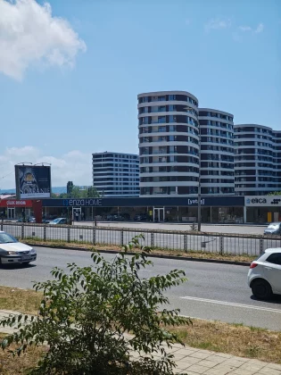 Обзор Motorola Razr Plus (2025): лучший складной телефон, который вы не заметите фото