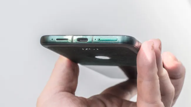 Motorola Razr Ultra 2025 33